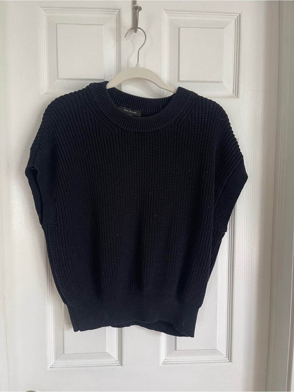Ann Taylor Black Chunky Knit Crewneck Sweater